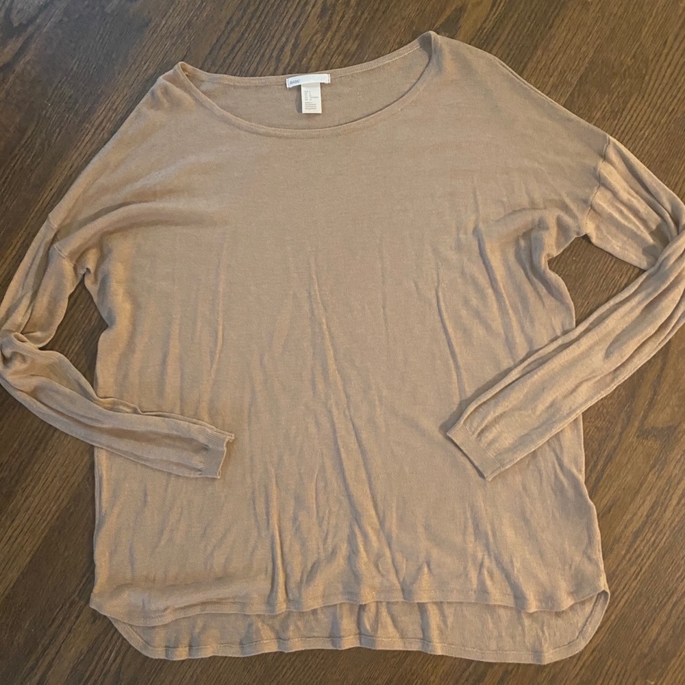 H&M tan size L sweater shirt